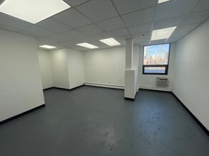 43-49 10th St, Long Island City, NY à louer Photo de l’immeuble– Image 1 sur 1