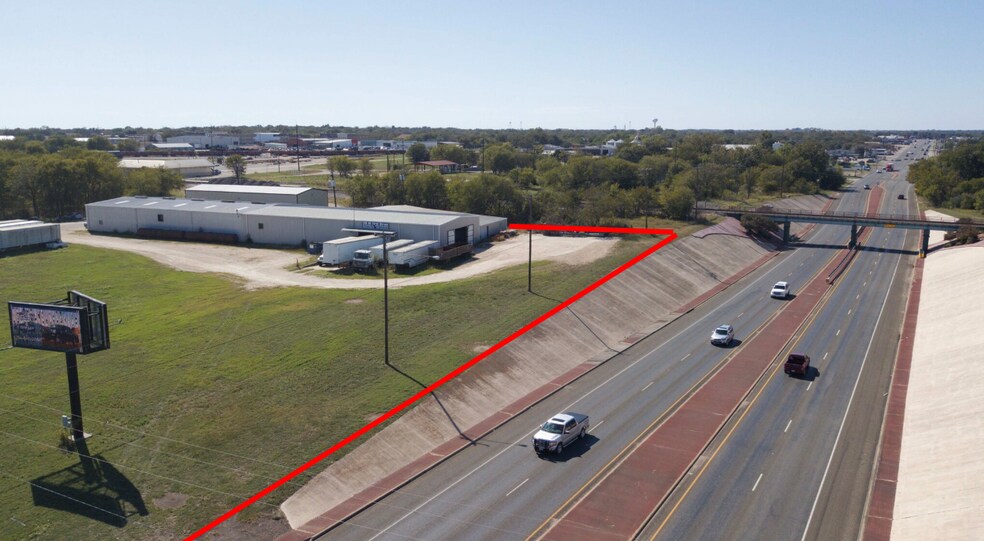 110 1st, Mcgregor, TX à vendre - Aérien – Image 2 sur 5