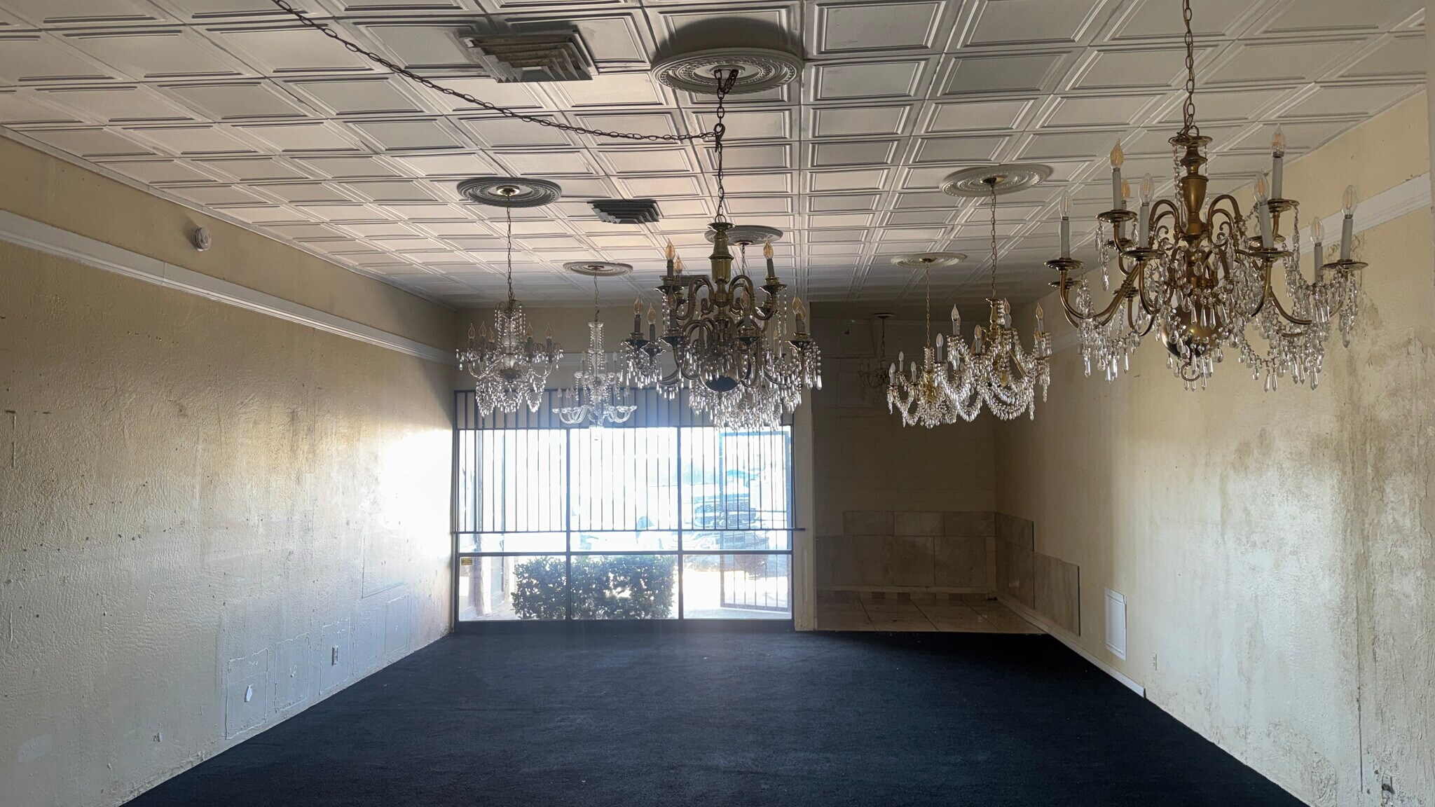 7000-7034 W Charleston Blvd, Las Vegas, NV à louer Photo intérieure– Image 1 sur 2