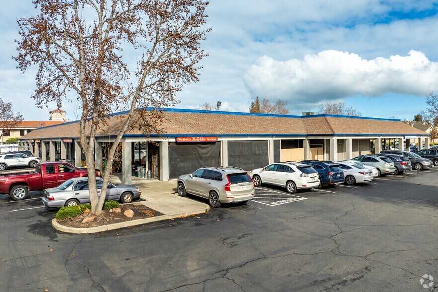 1807 E Santa Rita Rd, Pleasanton, CA à louer - Photo principale – Image 1 sur 9