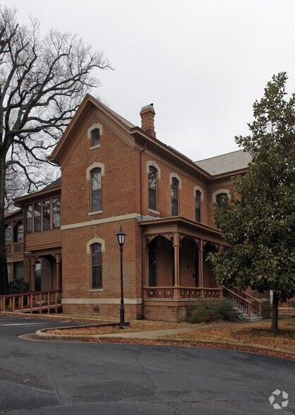 700 S Rock St, Little Rock, AR à louer - Photo de l’immeuble – Image 1 sur 3
