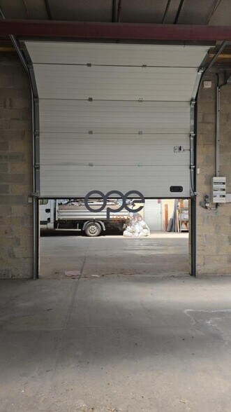 Industriel/Logistique dans Neuilly-en-Thelle à vendre - Photo de l’immeuble – Image 1 sur 5