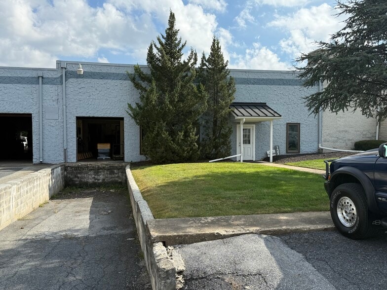 125 Ashmore Dr, Leola, PA à louer - Photo de l’immeuble – Image 1 sur 13