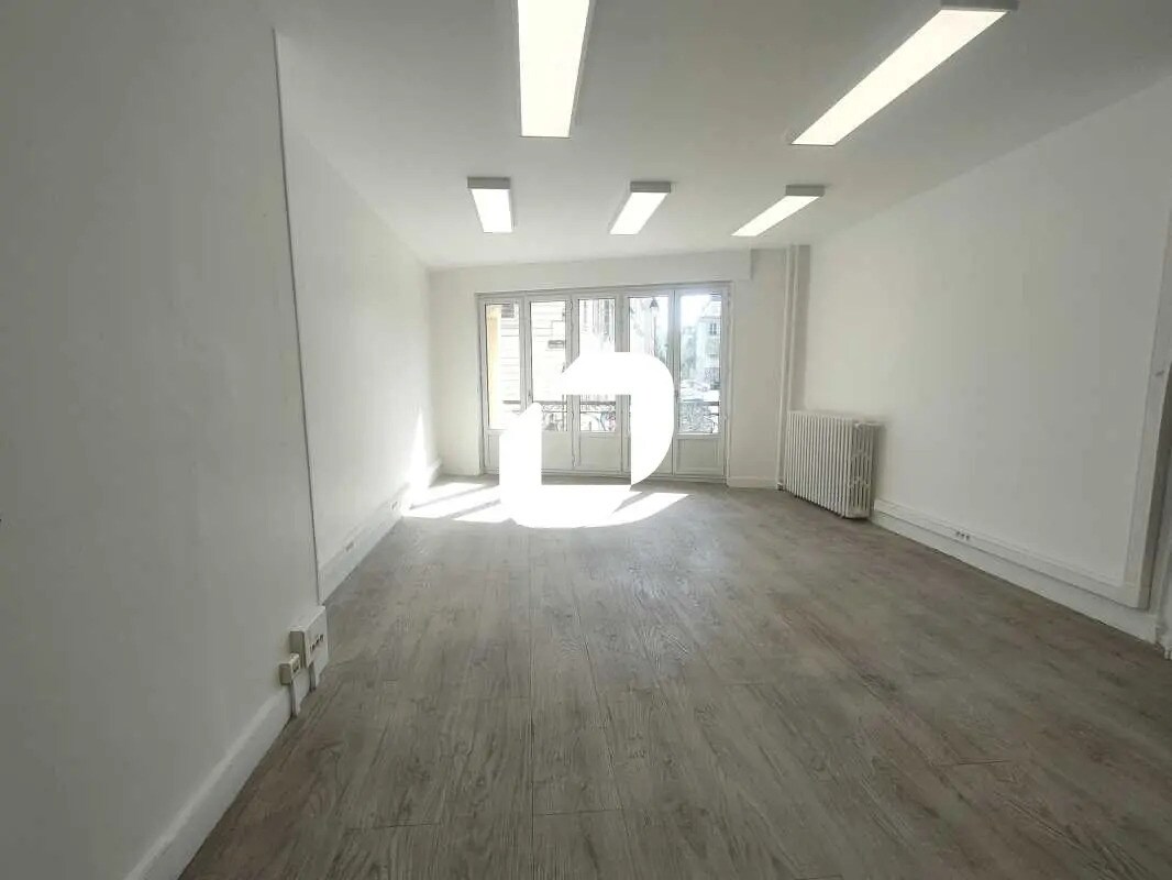Bureau dans Versailles à louer Photo de l’immeuble– Image 1 sur 22