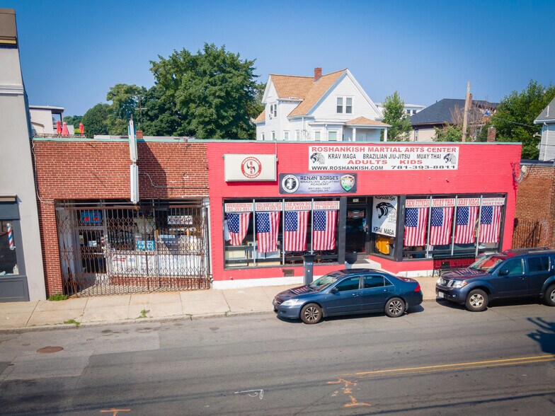393 Main St, Medford, MA à vendre - Photo de l’immeuble – Image 2 sur 14
