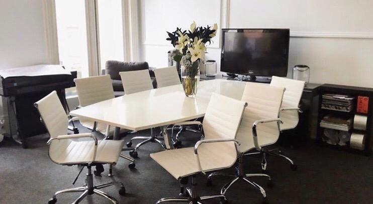 8 High St, Cobham à louer - Photo intérieure – Image 2 sur 7