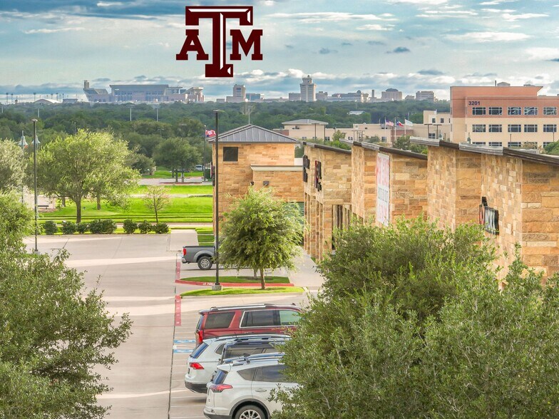 3387 E University Dr, Bryan, TX à louer - Photo de l’immeuble – Image 3 sur 6
