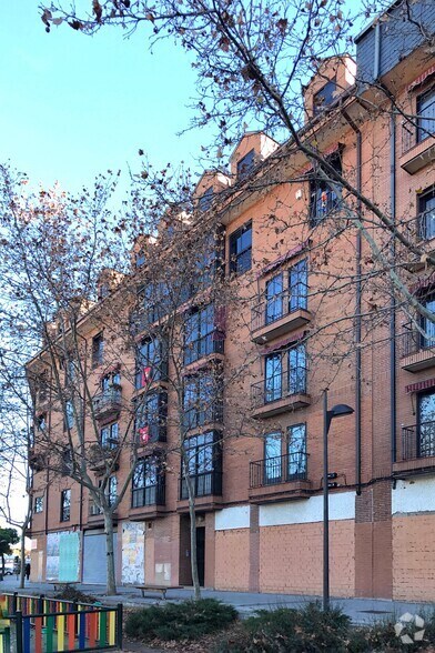 Immeuble residentiel dans Alcorcón, Madrid à vendre - Photo de l’immeuble – Image 2 sur 2