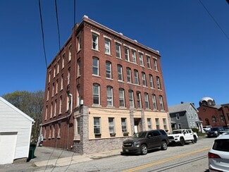 Plus de détails pour 112 School St, Clinton, MA - Logement à vendre