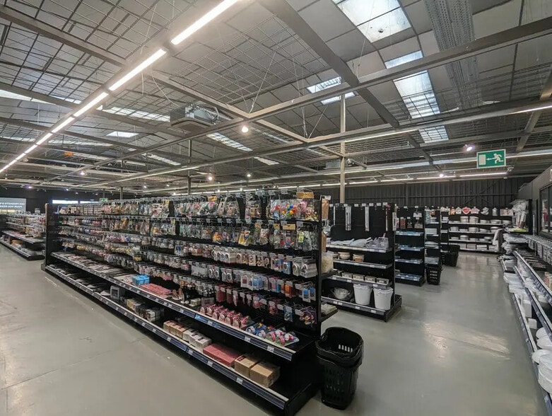 Local commercial dans Barentin à louer - Photo de l’immeuble – Image 3 sur 5