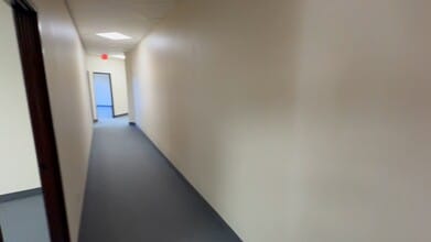 3330 Earhart Dr, Carrollton, TX à louer - Vidéo sur l’annonce professionnelle 