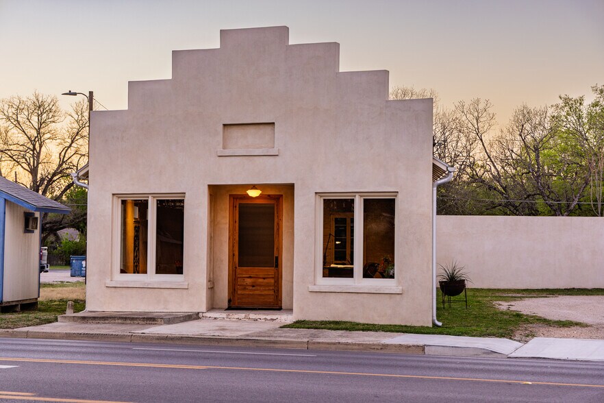 416 Texas 27, Comfort, TX à vendre - Photo principale – Image 1 sur 46