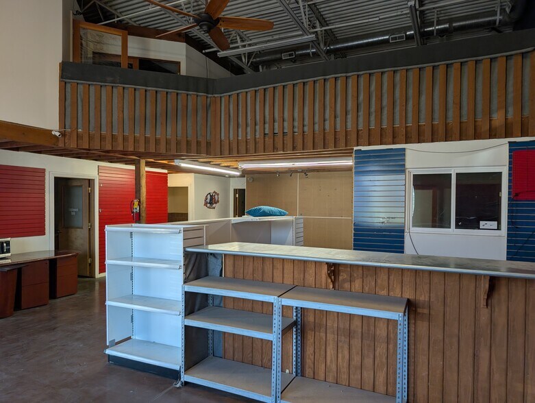 215 N Redwood Rd, North Salt Lake, UT à vendre - Photo de l’immeuble – Image 2 sur 67
