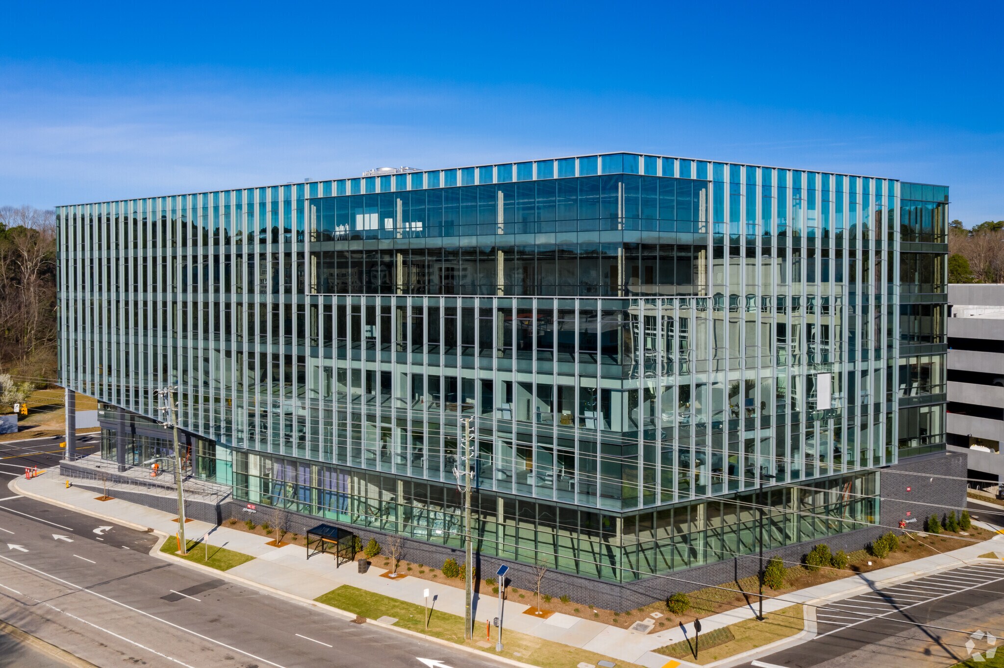 4509 Creedmoor Rd, Raleigh, NC à louer Photo principale– Image 1 sur 25