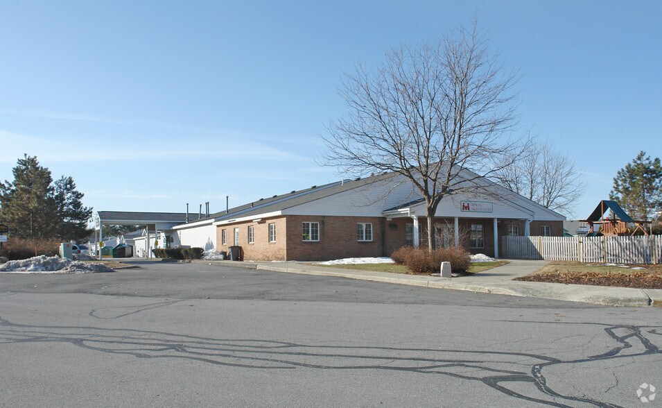 100 Saratoga Village Blvd, Malta, NY à louer - Photo principale – Image 1 sur 3