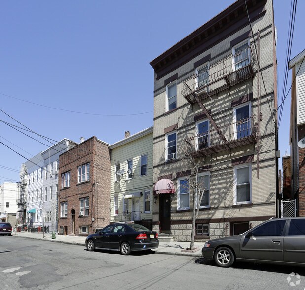 514 11th St, Union City, NJ à vendre - Photo de l’immeuble – Image 3 sur 4