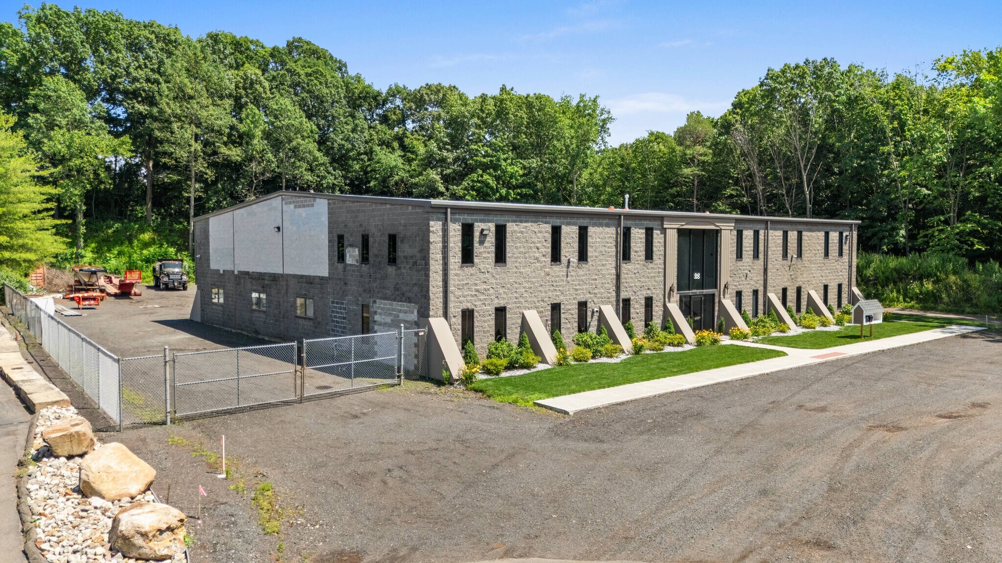 28 Costello Pl, Newington, CT à louer Photo de l’immeuble– Image 1 sur 7