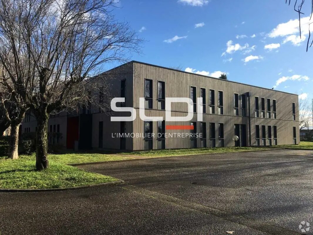 33 Avenue Du Docteur Georges Lévy, Vénissieux à louer Photo de l’immeuble– Image 1 sur 7