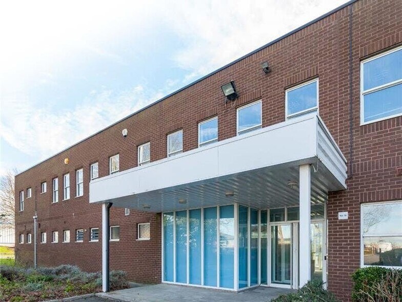 18 Concorde Rd, Patchway à louer - Photo de l’immeuble – Image 2 sur 13