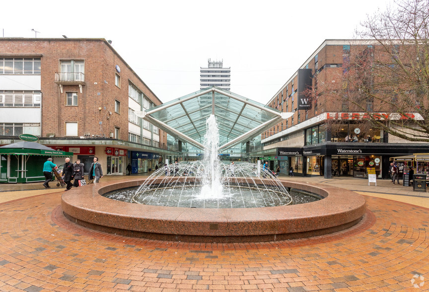 Lower Precinct, Coventry à louer - Photo de l’immeuble – Image 1 sur 15