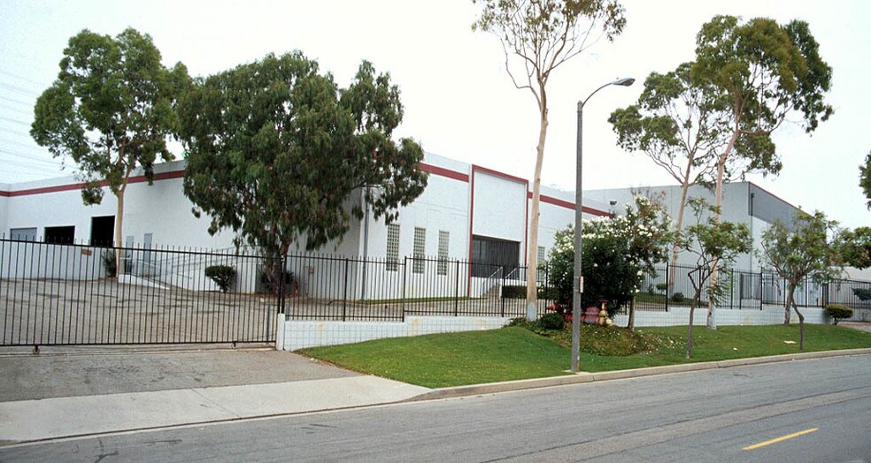 1141 Sandhill Ave, Carson, CA à vendre - Photo de l’immeuble – Image 2 sur 4