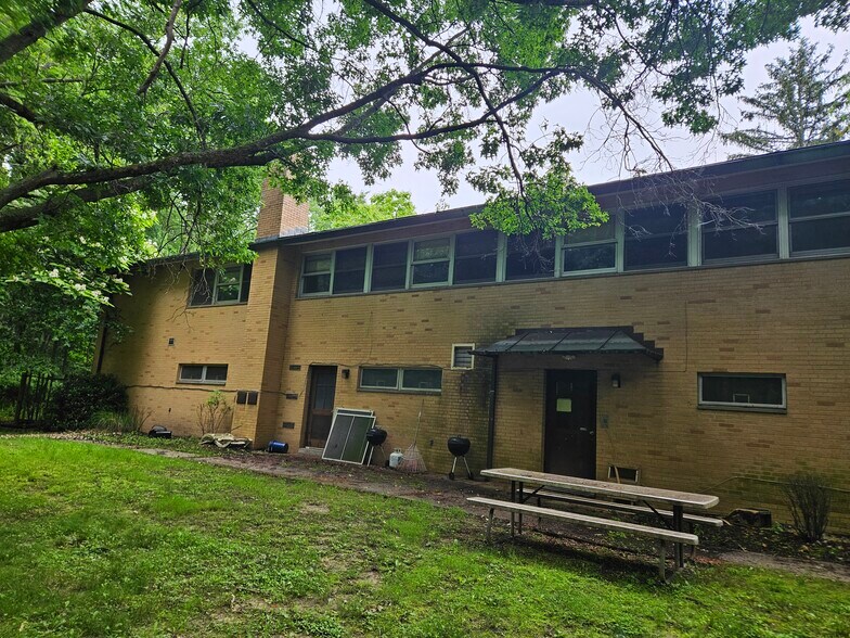 24 Rossa Ave, Lawrence Township, NJ à louer - Photo de l’immeuble – Image 2 sur 9