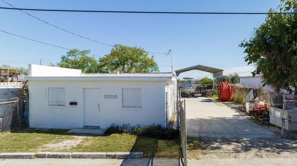 2500 E Tamarind Ave, West Palm Beach, FL à vendre - Photo principale – Image 2 sur 11