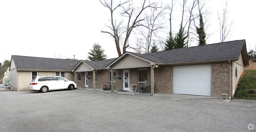 3426 Brambleton Ave SW, Roanoke, VA à vendre - Photo de l’immeuble – Image 3 sur 3