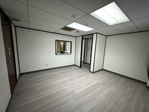 2323 16th St, Bakersfield, CA à louer Photo intérieure– Image 2 sur 7