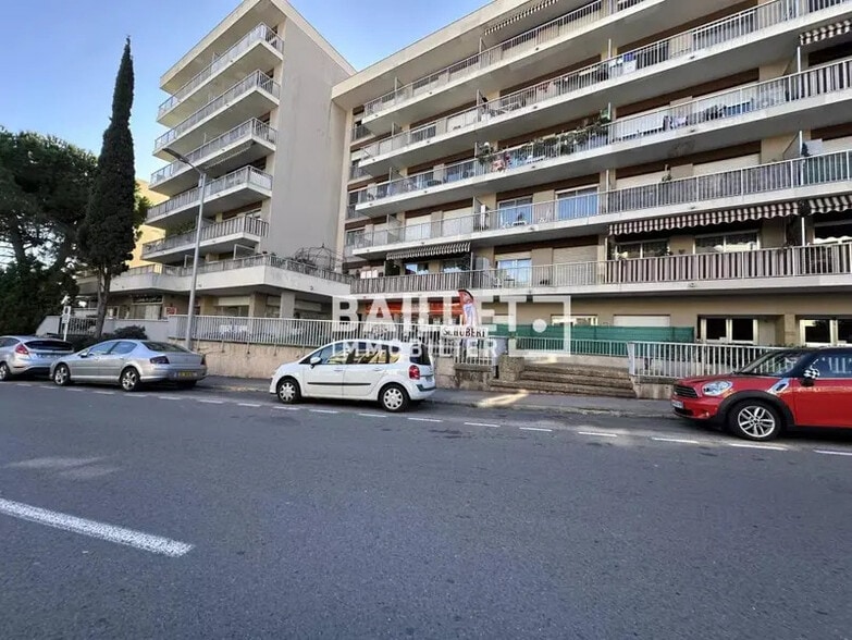 Bureau dans Antibes à vendre - Photo de l’immeuble – Image 1 sur 13