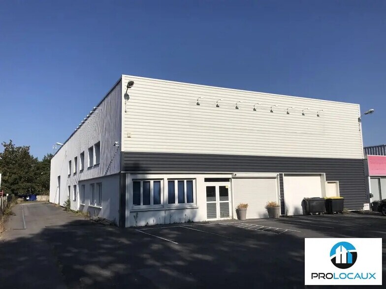 Local d’activités dans Creil à louer - Photo de l’immeuble – Image 3 sur 11