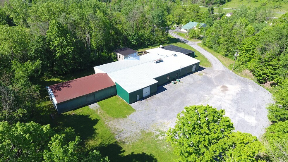 2514 Foundry Pl, Clayville, NY à louer - Photo de l’immeuble – Image 2 sur 2