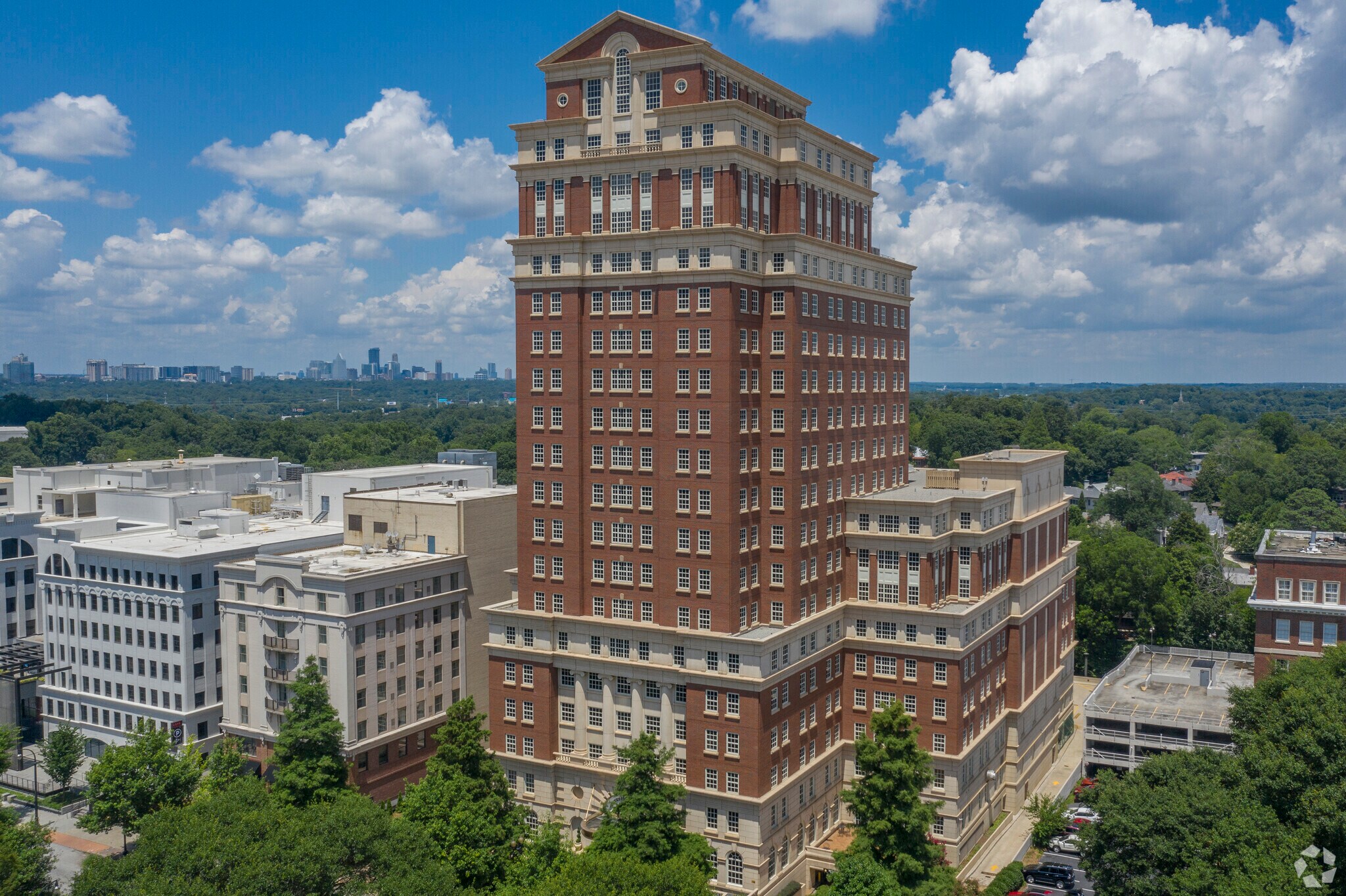 1355 Peachtree St NE, Atlanta, GA à louer Photo principale– Image 1 sur 20
