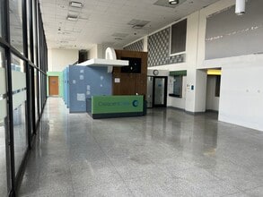 3308 Tulane Ave, New Orleans, LA à louer Photo de l’immeuble– Image 2 sur 4