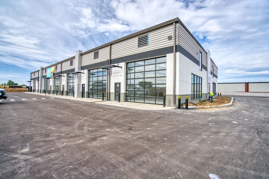 168 Miller Dr, Dacono, CO à vendre - Photo de l’immeuble – Image 2 sur 20