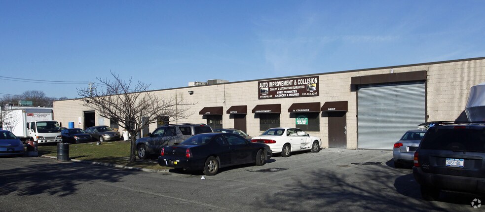501-511 Sheffield Ave, West Babylon, NY à louer - Photo de l’immeuble – Image 3 sur 3