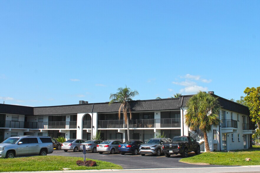 Midfield Clearwater Portfolio portefeuille de 5 biens à vendre sur LoopNet.fr - Photo de l’immeuble – Image 1 sur 58