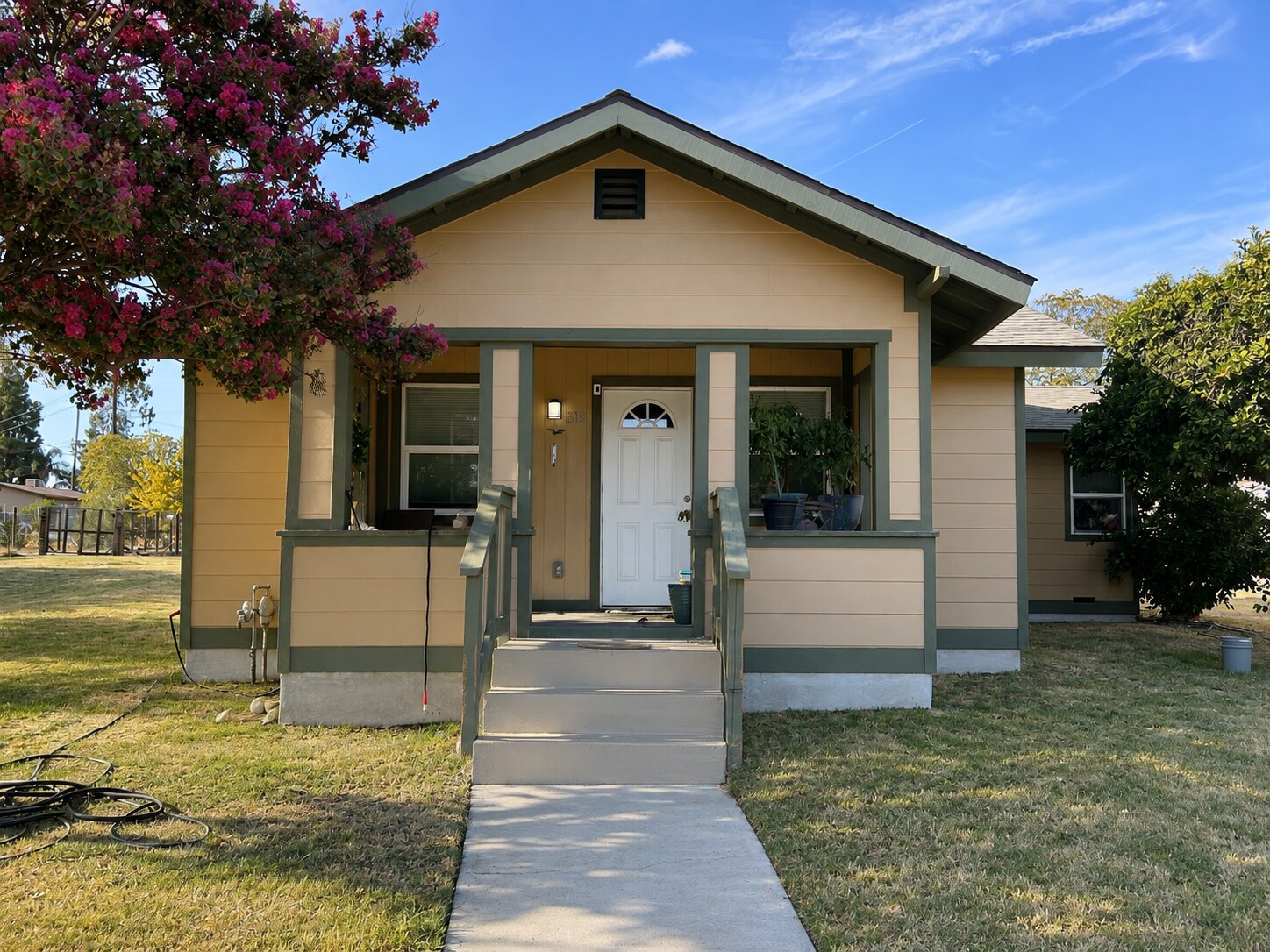 518 Roberts Ln, Bakersfield, CA à vendre Photo principale– Image 1 sur 5