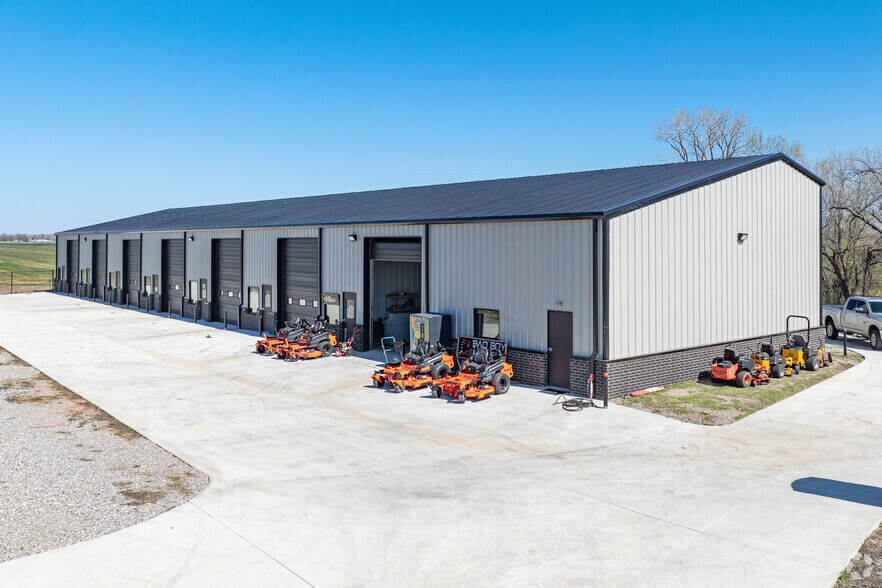 121 Airport Rd, Goldsby, OK à louer - Photo de l’immeuble – Image 3 sur 14