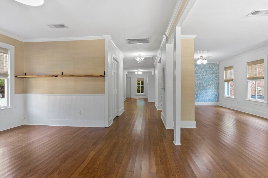 729 S Acadian Thruway, Baton Rouge, LA à vendre - Photo de l’immeuble – Image 2 sur 8