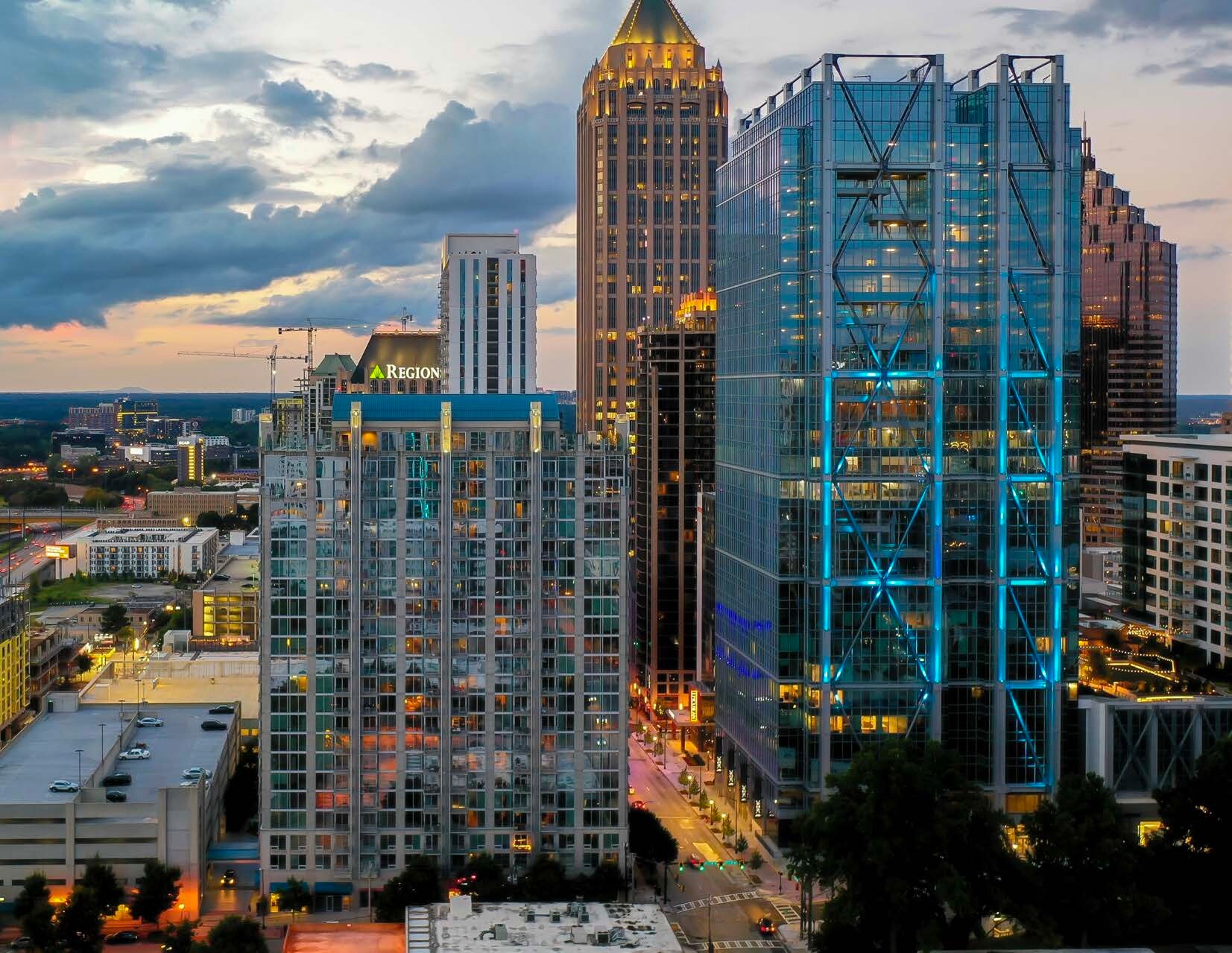 1080 W Peachtree St NW, Atlanta, GA à louer Photo de l’immeuble– Image 1 sur 11