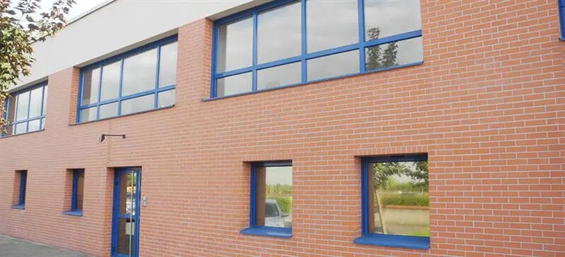 Local d’activités dans Moissy-Cramayel à louer - Photo de l’immeuble – Image 1 sur 6