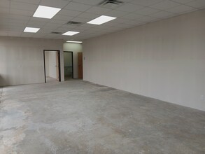 2501 S W S Young Dr, Killeen, TX à louer Photo de l’immeuble– Image 1 sur 8