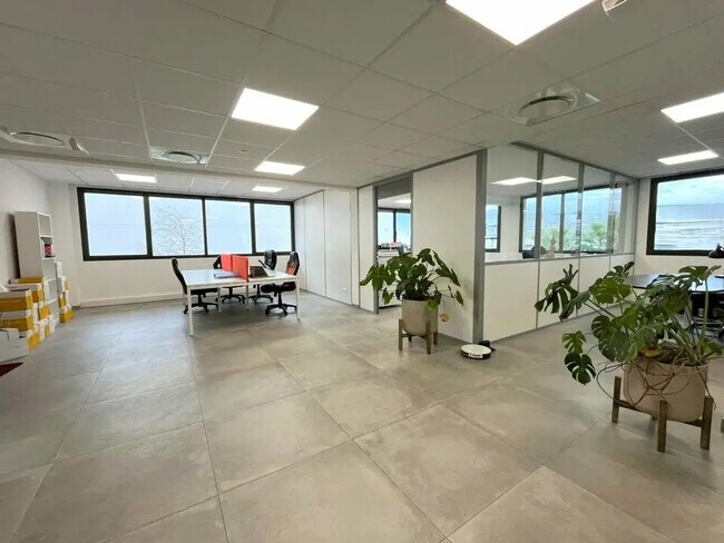 Plus de détails pour Bureau à louer