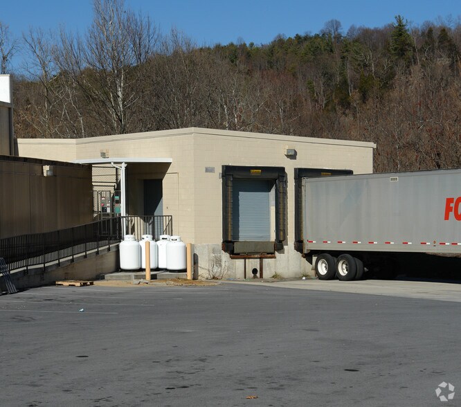 736 N Beaver Dam Ave, Damascus, VA à louer - Photo de l’immeuble – Image 2 sur 3