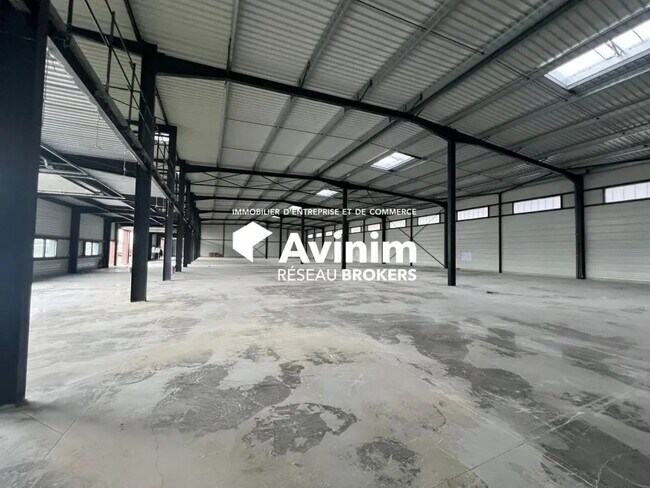 Plus de détails pour Bureau, Local d'activités à louer