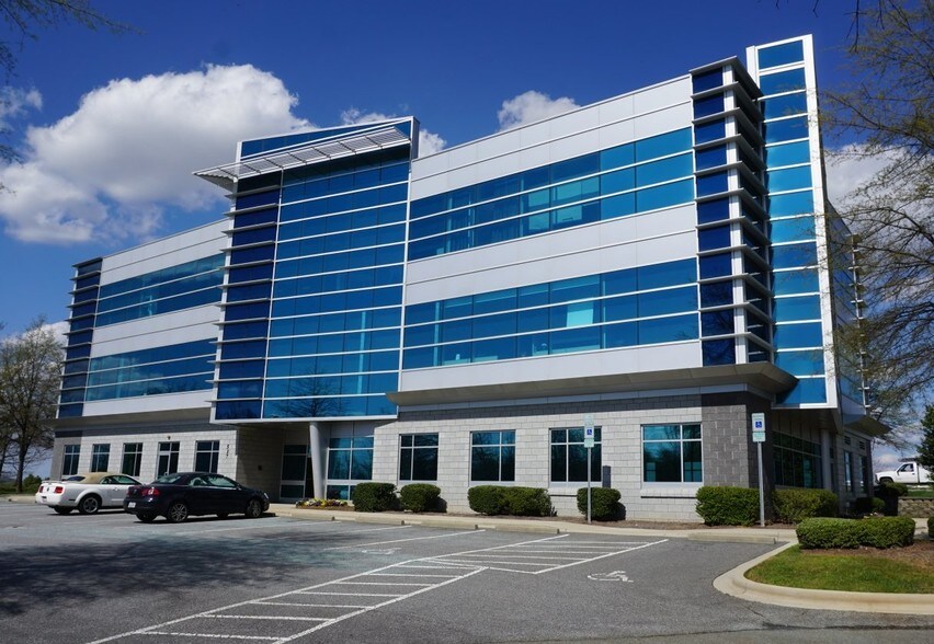 517 Alcove Rd, Mooresville, NC à louer - Photo principale – Image 2 sur 21