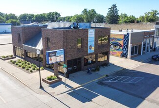 Plus de détails pour 102 W 5th St, Canton, SD - Local commercial à vendre