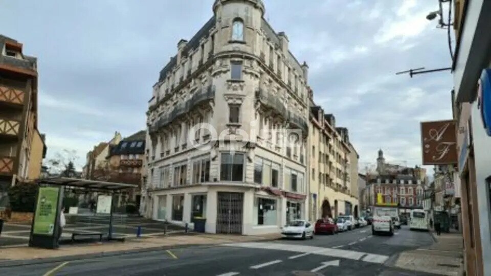 Local commercial dans Montluçon à vendre Photo de l’immeuble– Image 1 sur 11
