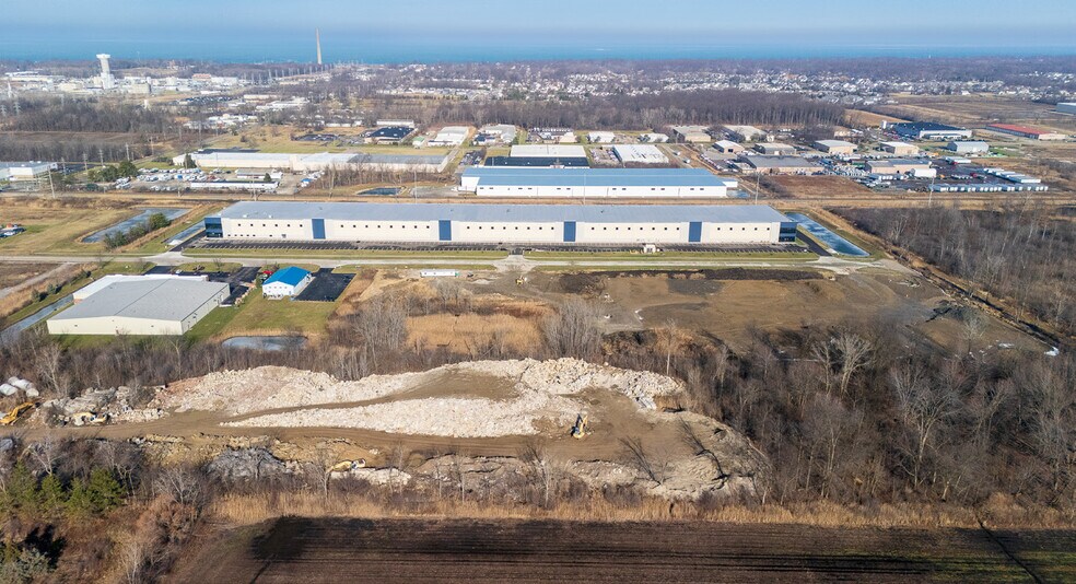 37873 Avon Commerce Pky, Avon, OH à louer - Photo de l’immeuble – Image 3 sur 5